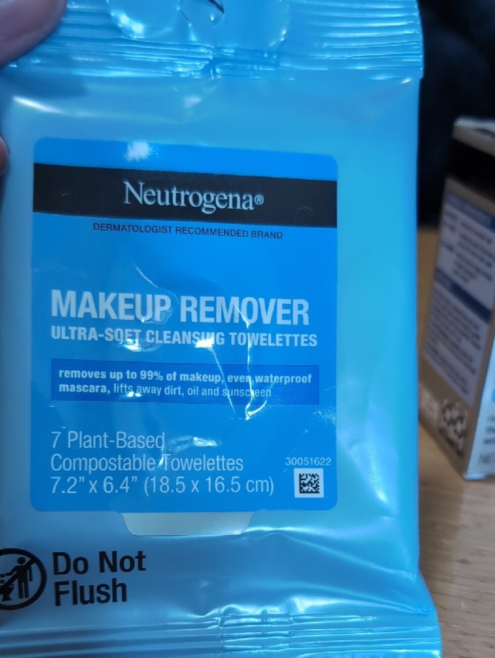 Neutrogena Eye Cream & Skincare Set - Picture 2 of 9